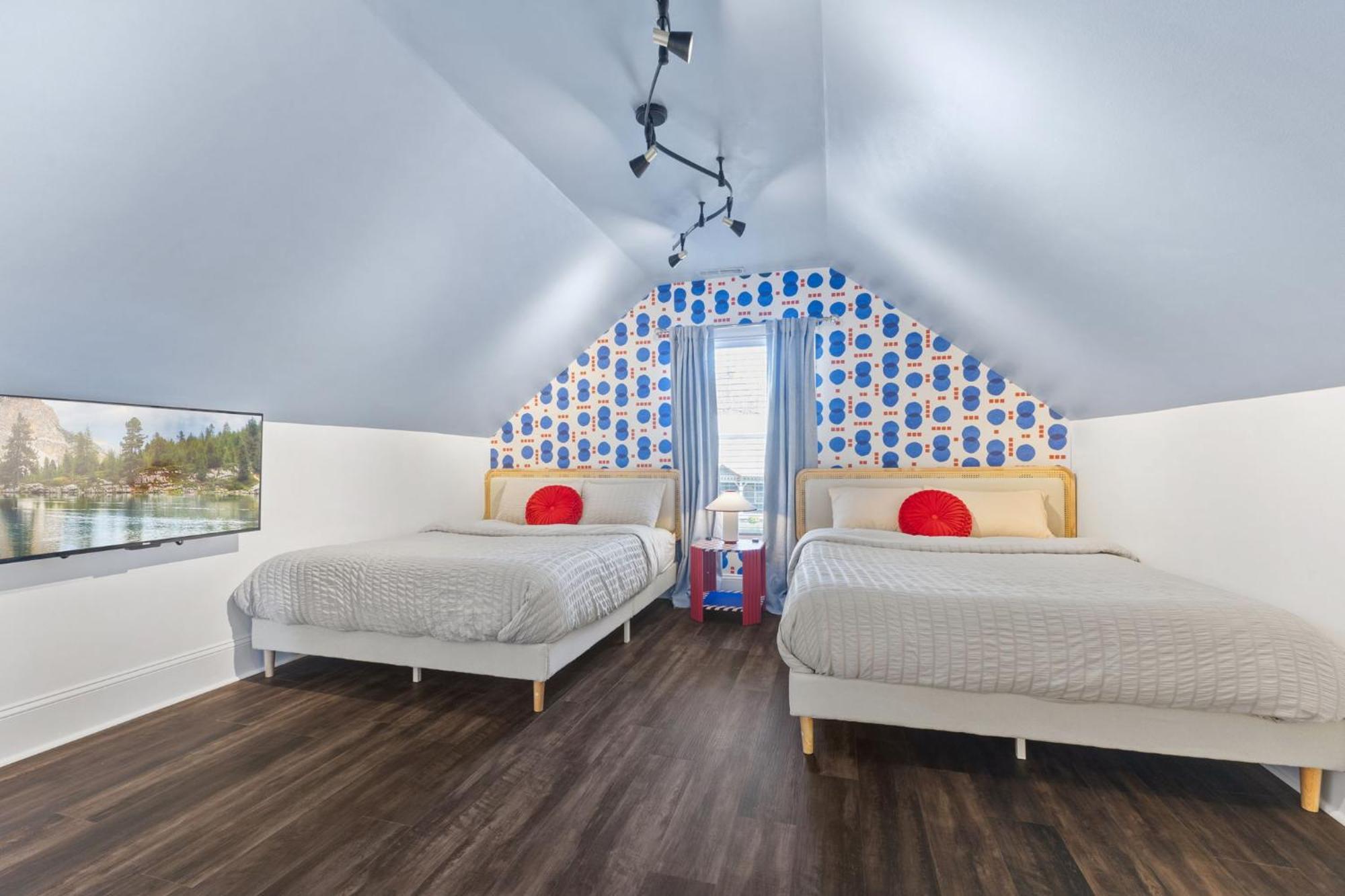 And Play Indy - Indoor Fun - Great For Families - Sleeps 10