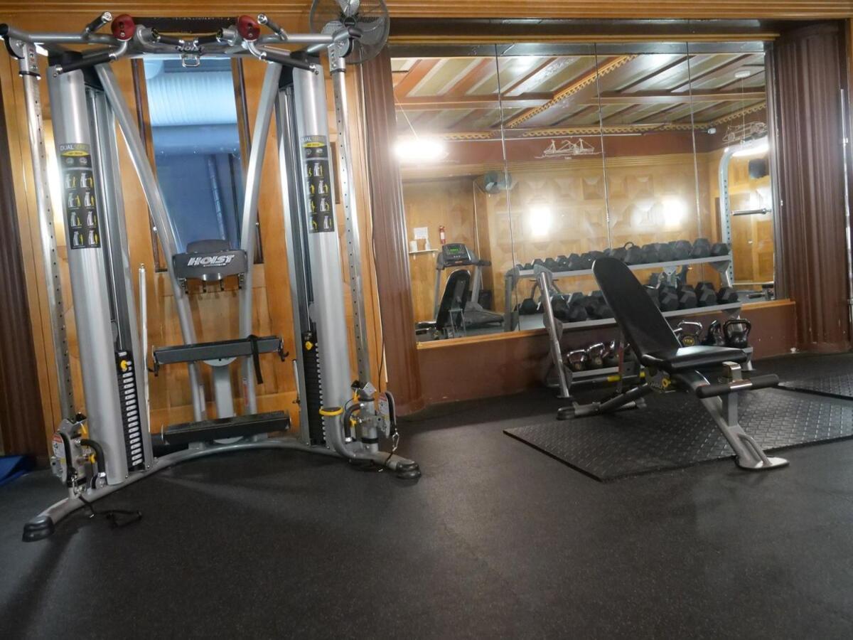 Apartment Downtown Retreat-king Bed-free Parking-access To Skywalk Indianapolis