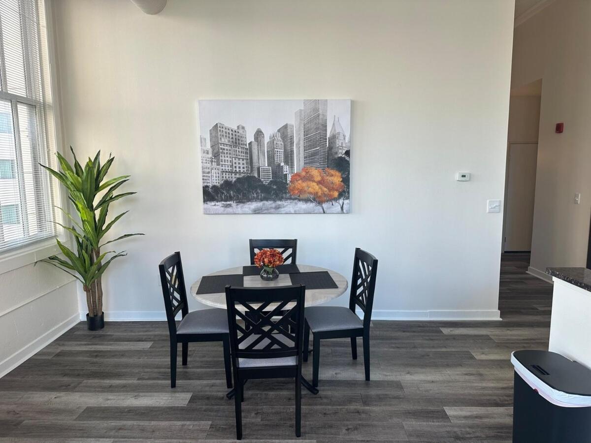 Downtown Retreat-king Bed-free Parking-access To Skywalk Apartment *