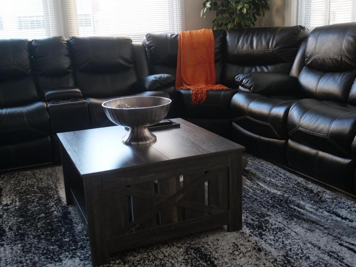 Apartment Downtown Retreat-king Bed-free Parking-access To Skywalk Indianapolis