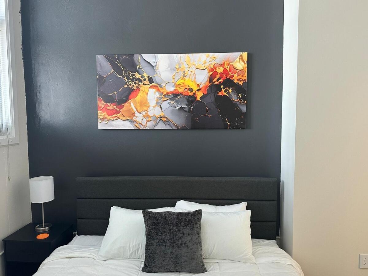 Downtown Retreat-king Bed-free Parking-access To Skywalk * Indianapolis