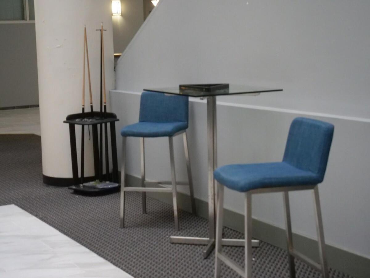Downtown Retreat-king Bed-free Parking-access To Skywalk Apartment Indianapolis