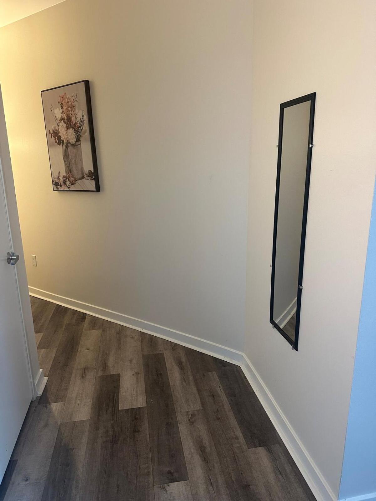 Downtown Retreat-king Bed-free Parking-access To Skywalk Apartment *