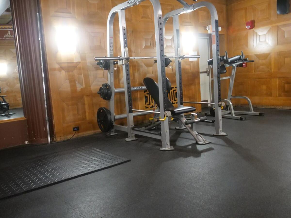 Downtown Retreat-king Bed-free Parking-access To Skywalk Apartment *