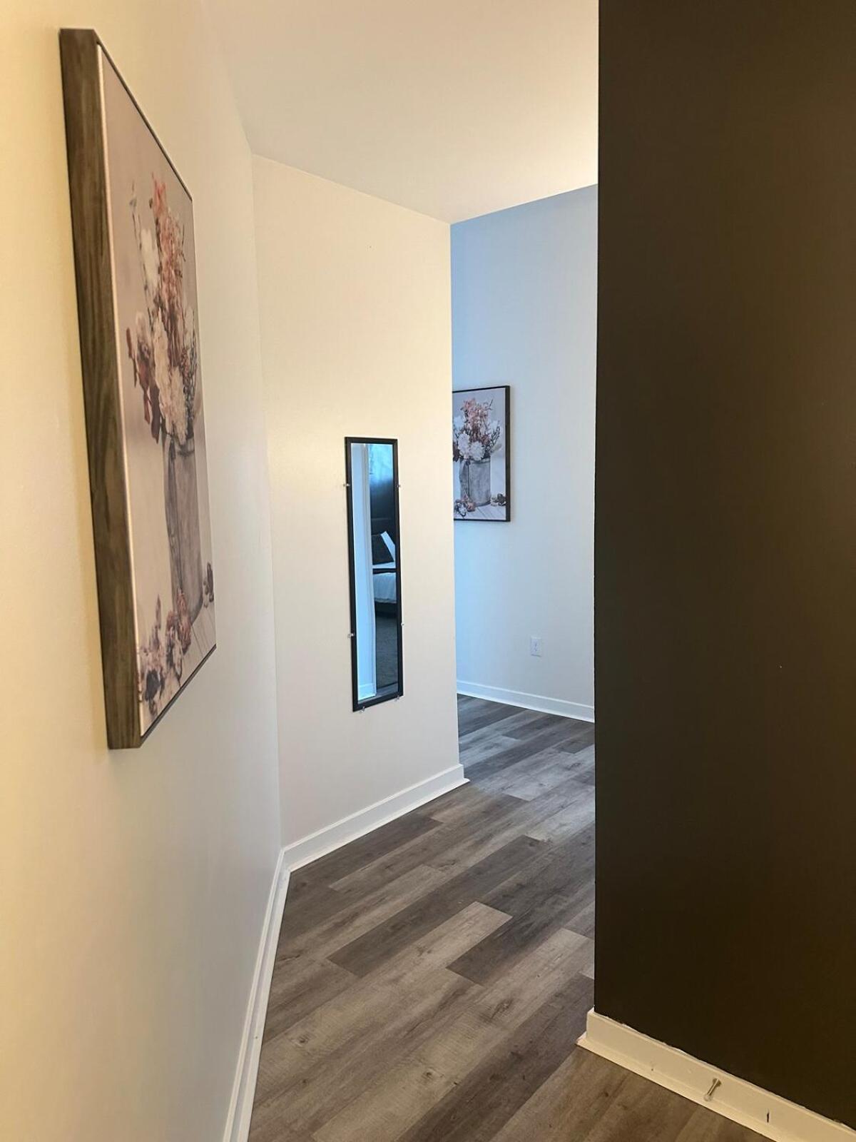 Downtown Retreat-king Bed-free Parking-access To Skywalk Apartment