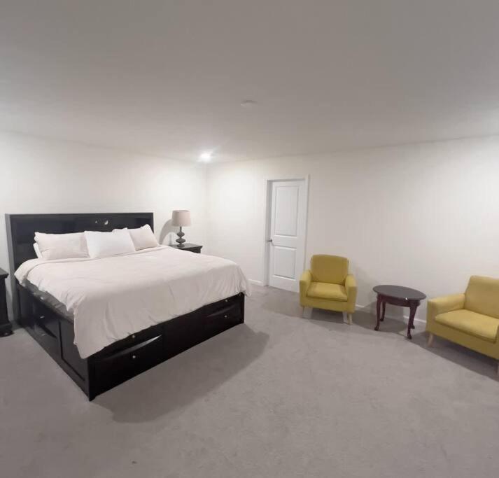 Cozy Modern Lakeview -pool Table, Access *