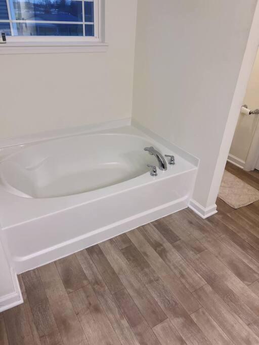 Villa Cozy Modern Lakeview -pool Table, Access Indianapolis