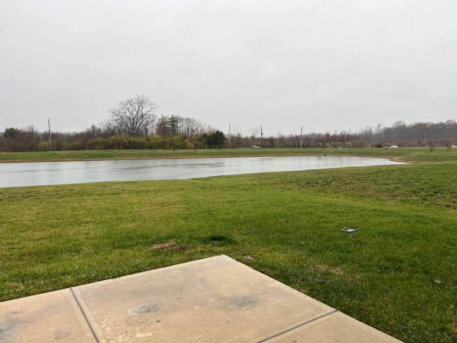 Cozy Modern Lakeview -pool Table, Access * Indianapolis