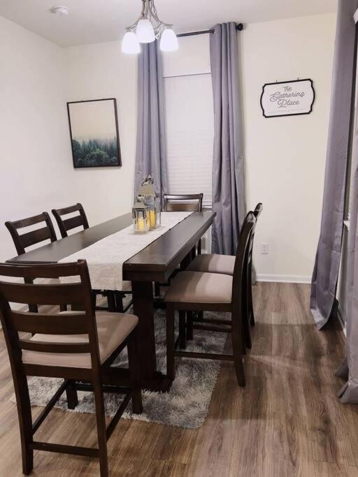 Cozy Modern Lakeview -pool Table, Access Villa Indianapolis