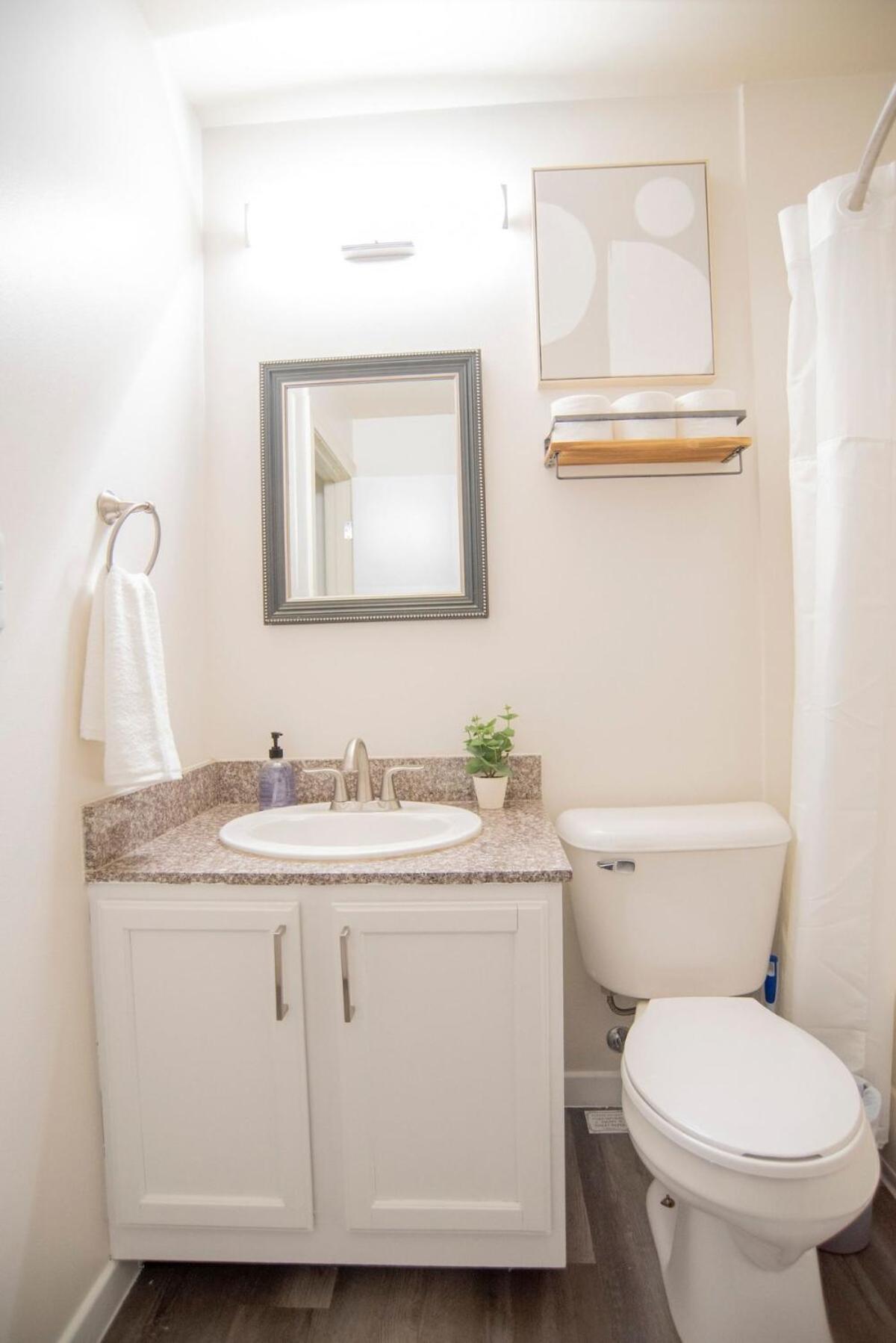 5br Cozysuites The Block With Pool Table Arcade Apartment Indianapolis