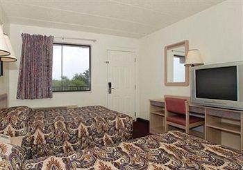 Hotel Day's & By Wyndham Airport East 2*