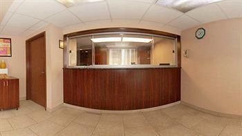 Hotel Day's & By Wyndham Airport East 2*