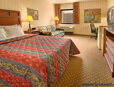 Days & By Wyndham Northwest