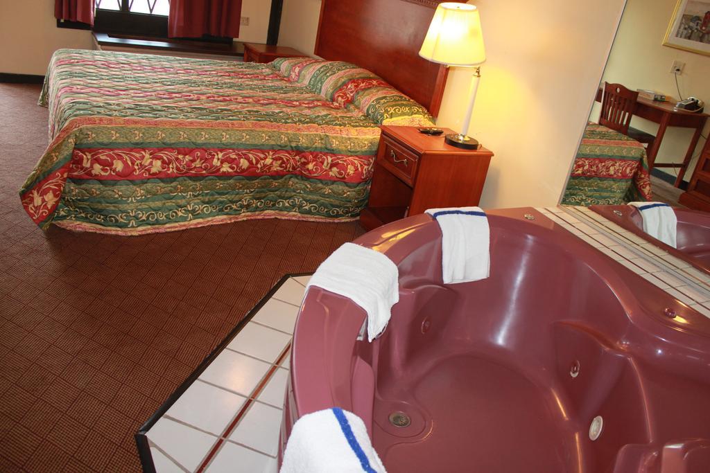 Hotel Knights Indianapolis