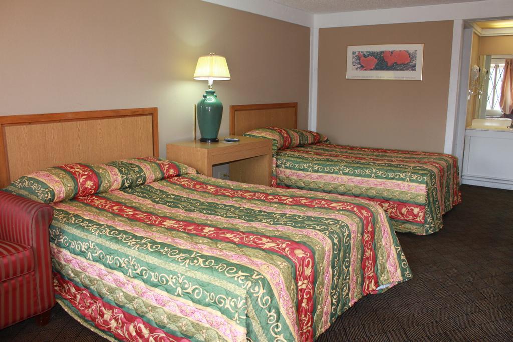 Hotel Knights 2*