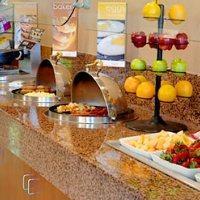 Courtyard By Marriott Airport