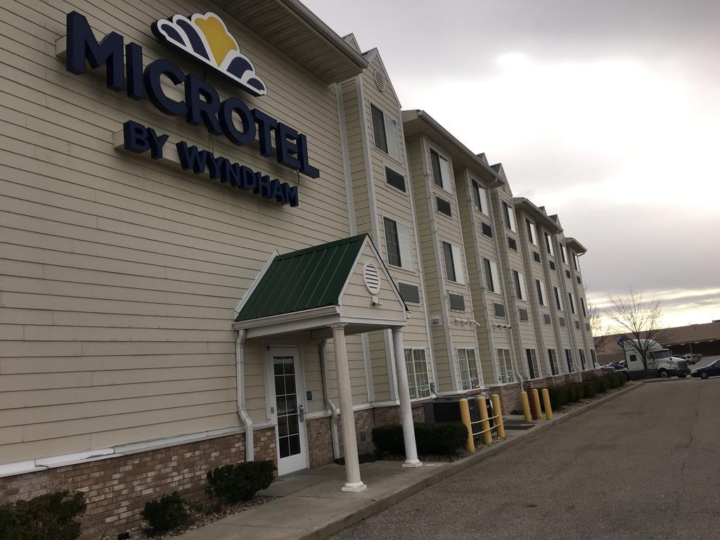 Microtel & By Wyndham Airport Hotel 2*