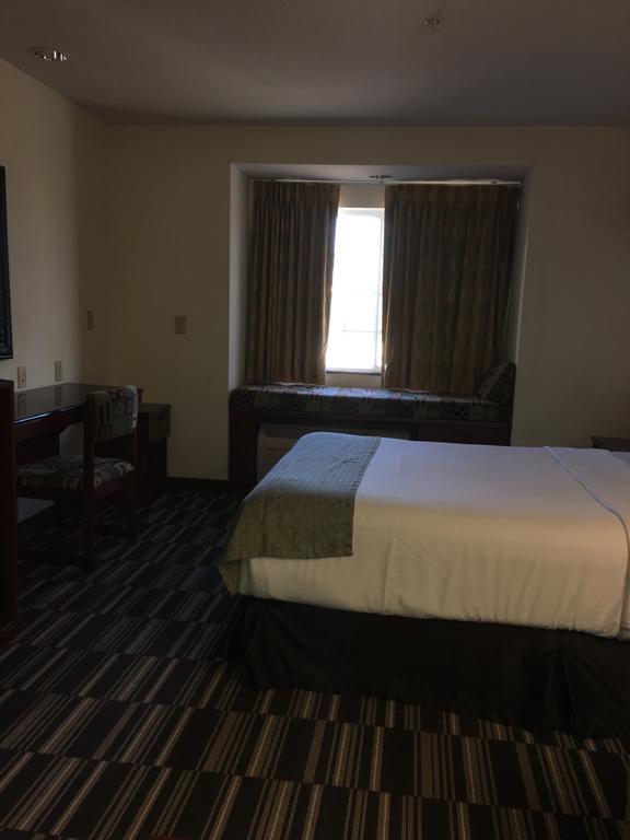 Microtel & By Wyndham Airport