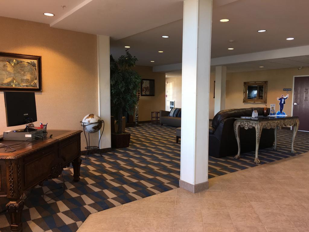 Microtel & By Wyndham Airport Hotel