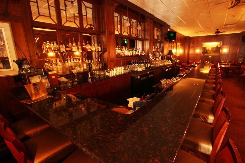 Hotel Columbia Club