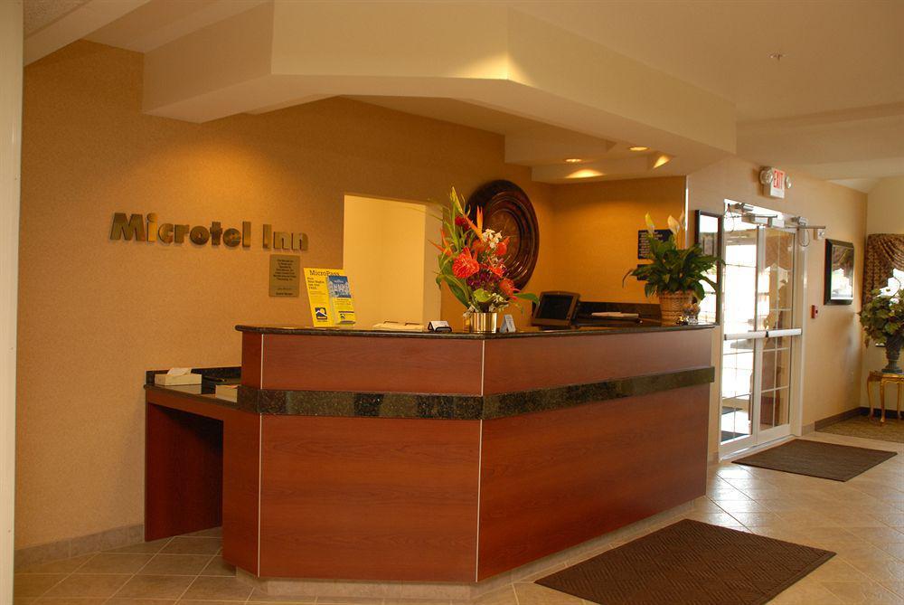 Hotel Microtel & By Wyndham Airport