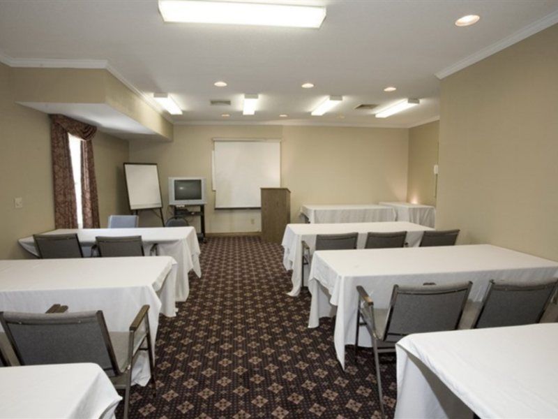 Hotel Baymont By Wyndham Northwest Indianapolis