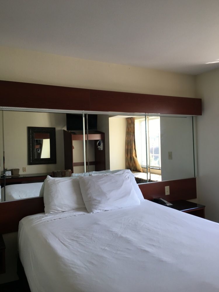Microtel & By Wyndham Airport Hotel Indianapolis