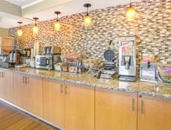 Day's & By Wyndham Airport East Hotel Indianapolis