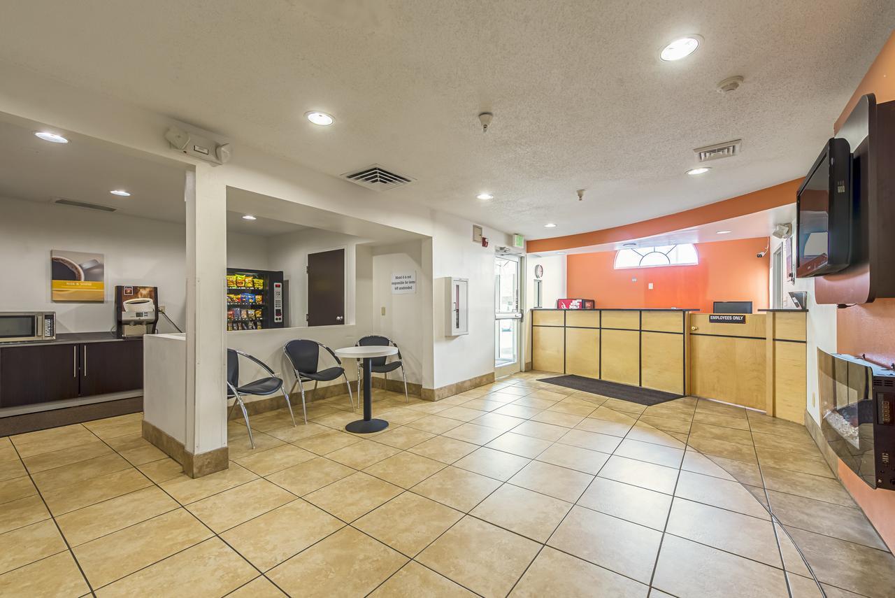 6 Carmel Motel 2*