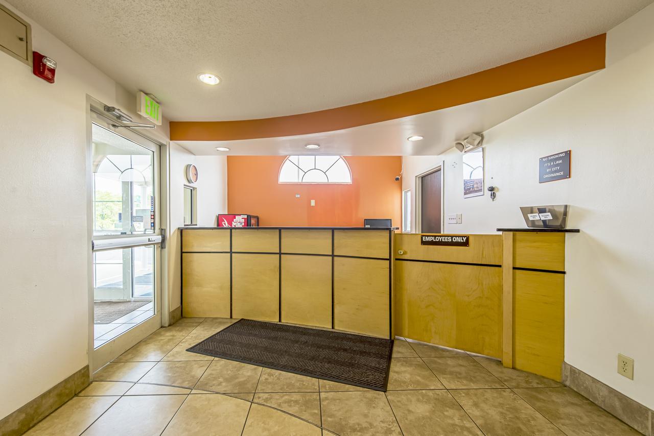 Motel 6 Carmel