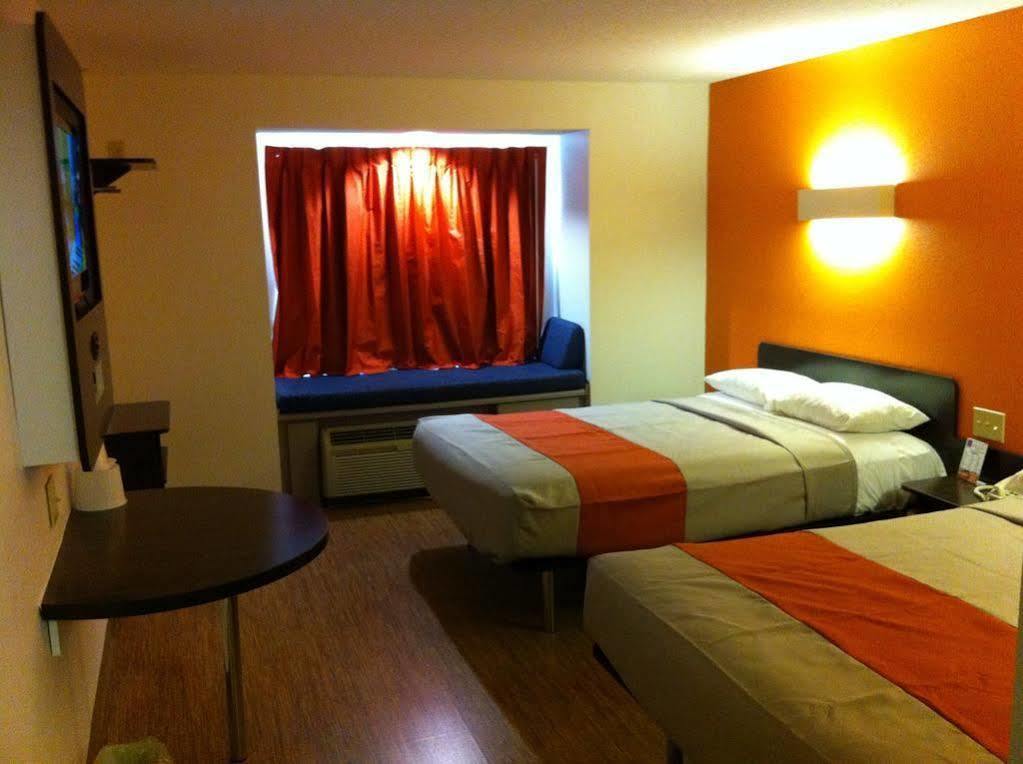 Motel 6 Carmel