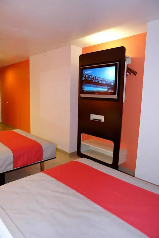 6 Carmel Motel 2*