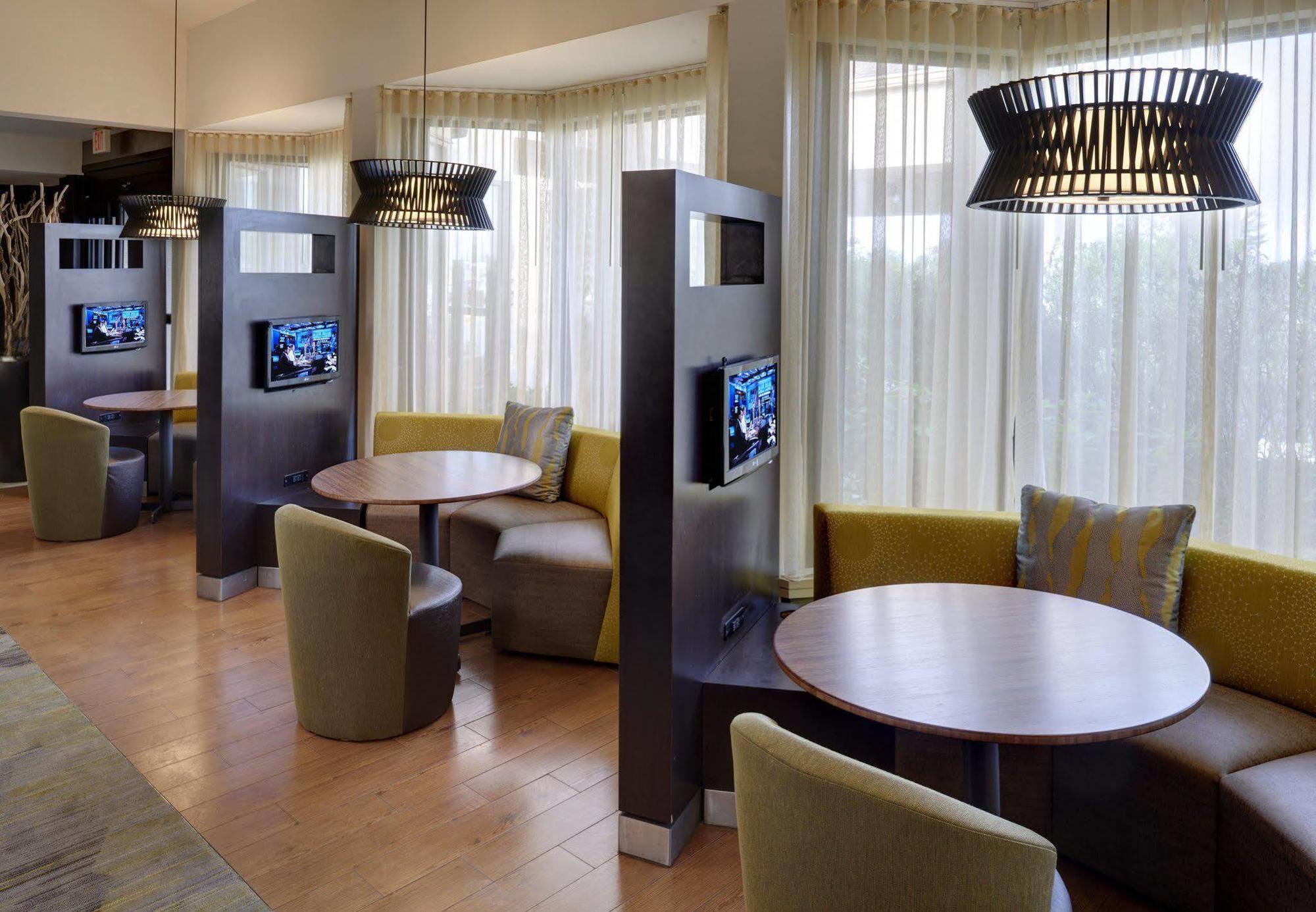 Hotel Courtyard By Marriott Airport Indianapolis