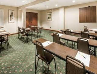 Super 8 By Wyndham Indianapolis/ne/castleton Area 2*