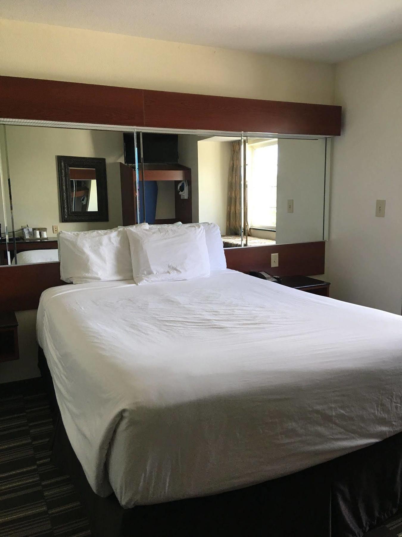 Microtel & By Wyndham Airport 2*