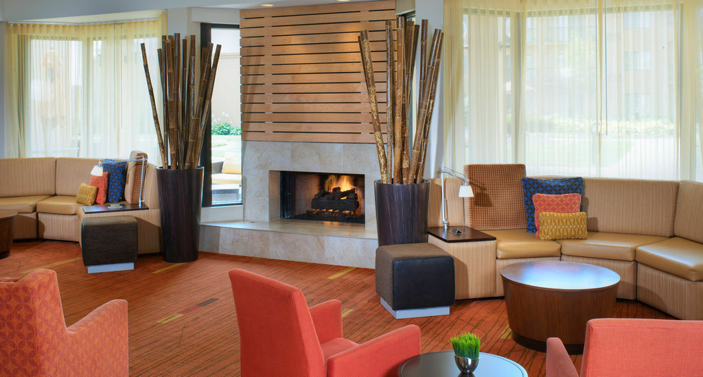 Courtyard By Marriott Airport Hotel Indianapolis