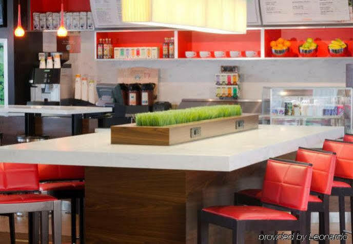 Hotel Courtyard By Marriott Airport 3*