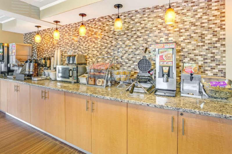 Hotel Day's & By Wyndham Airport East