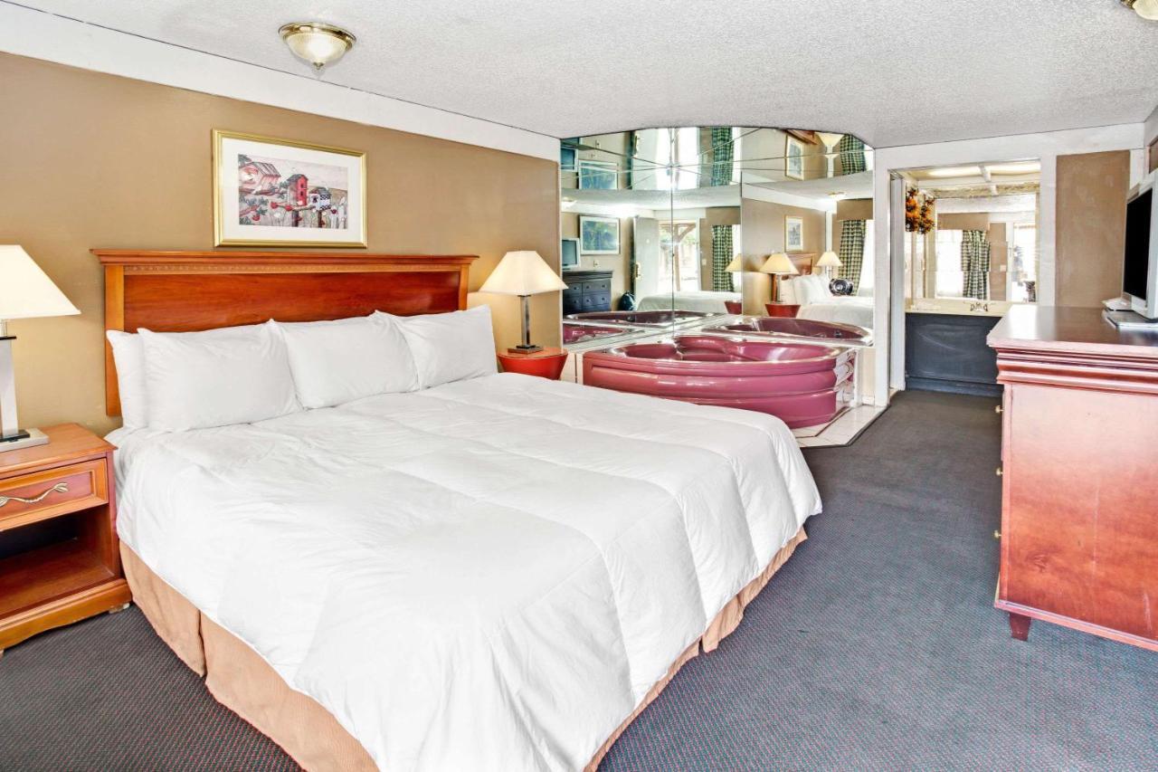 Knights Hotel